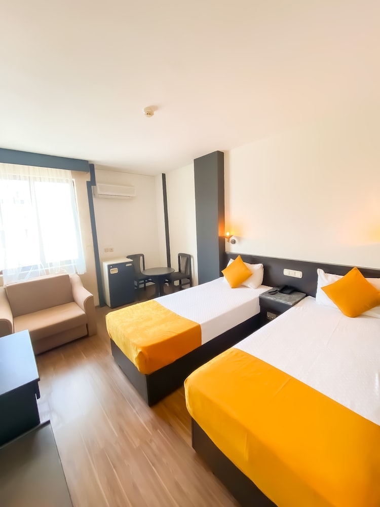 Design Twin Room