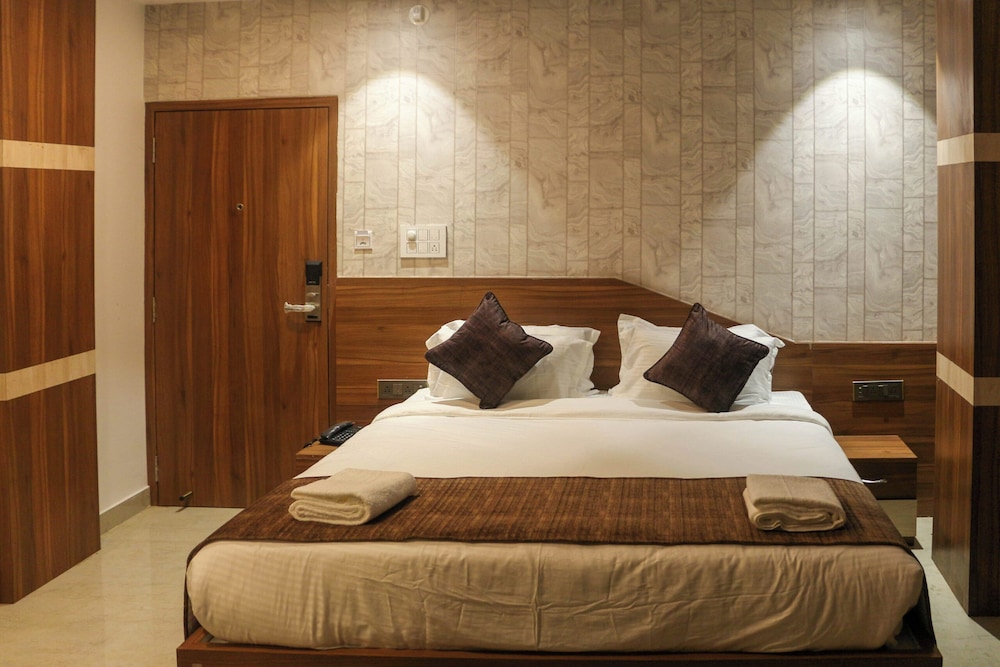 Deluxe Twin Room - Photo 3