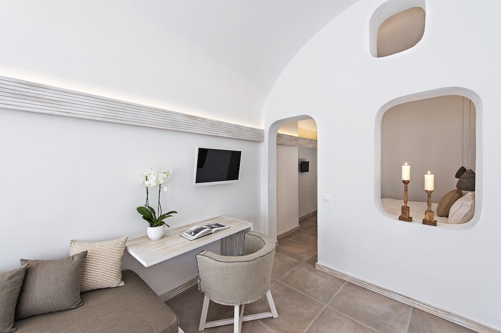 Deluxe Suite - Photo 8