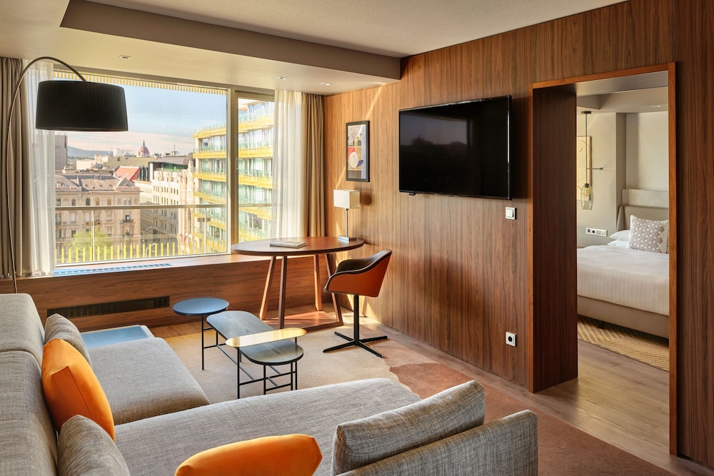 Junior Suite, 1 Bedroom thumbnail 6