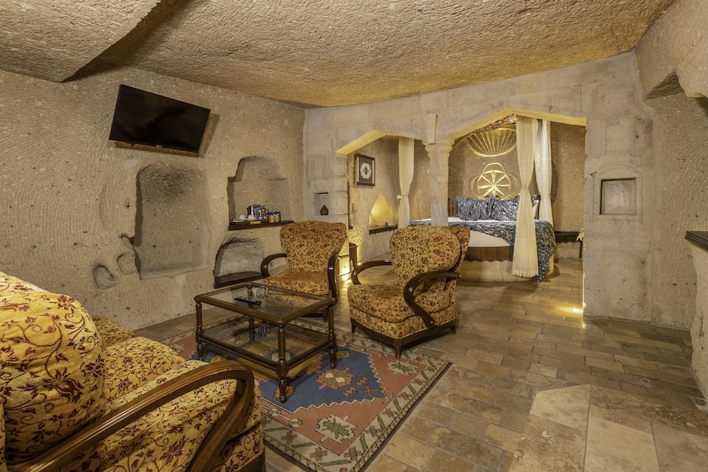 Honeymoon Suite