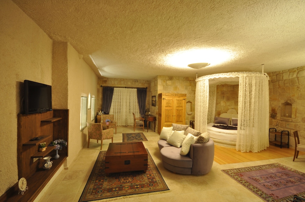 Honeymoon Suite photo 1