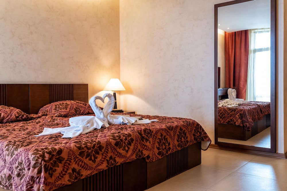 Double or Twin Room, Sea View - Photo 9