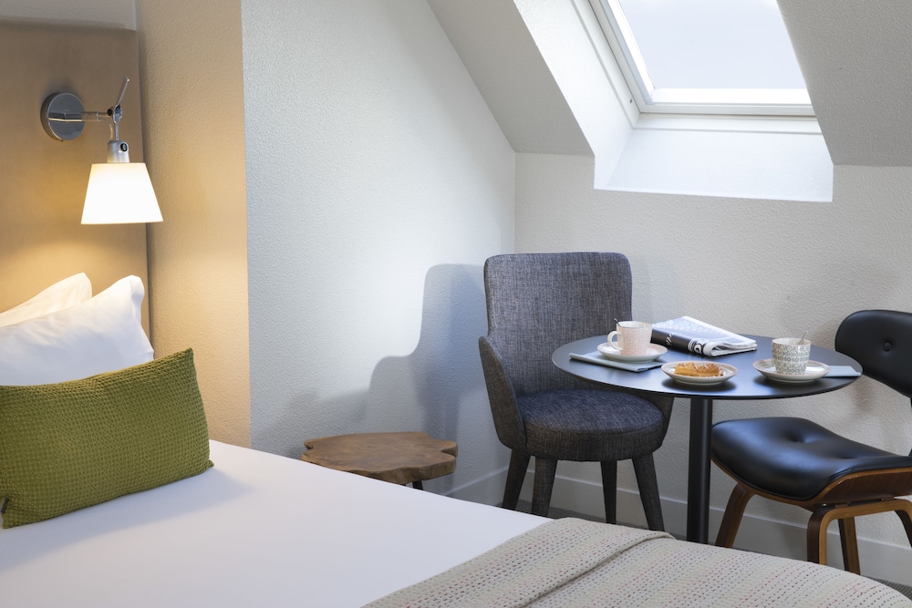 Cosy room thumbnail 6