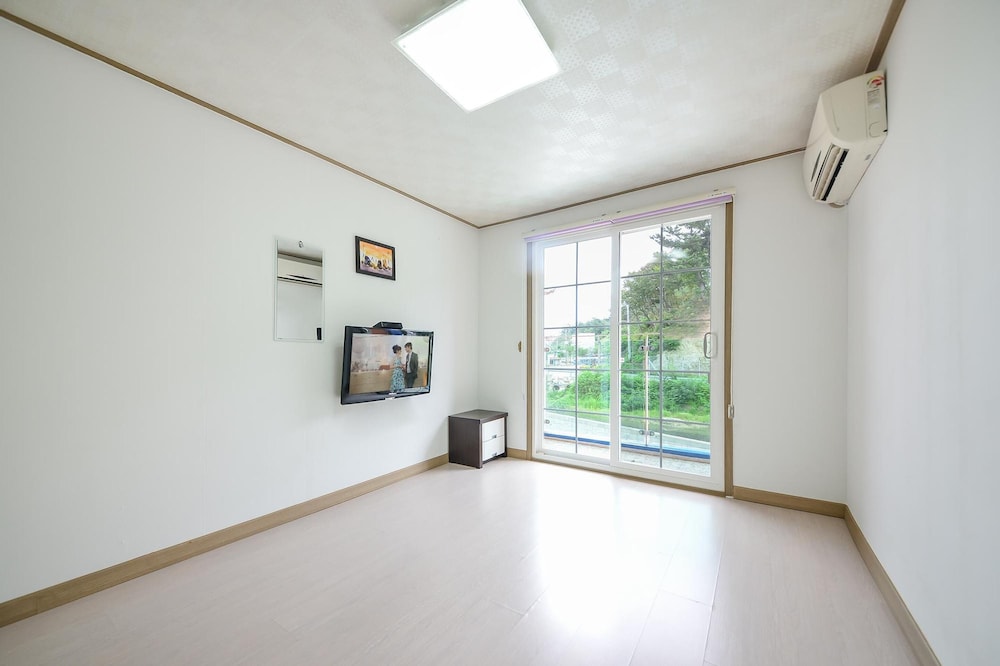 Basic Room, 1 Bedroom (B-Megraz)