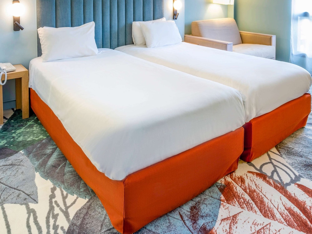 Standard Room, Multiple Beds - Photo 8