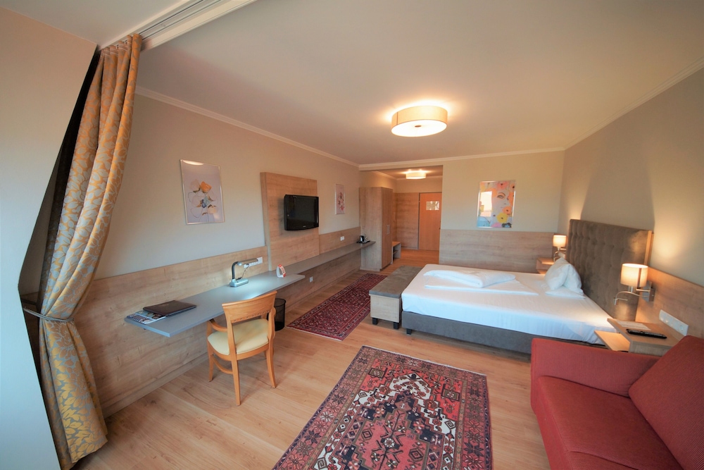 Superior Double Room, Garden View, Garden Area photo 3