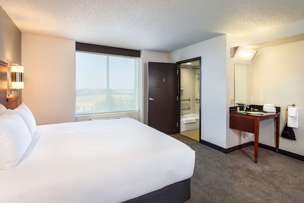 Room, Accessible photo 3
