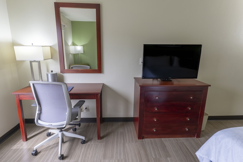 Standard Room, 2 Queen Beds (Central Building) thumbnail 6
