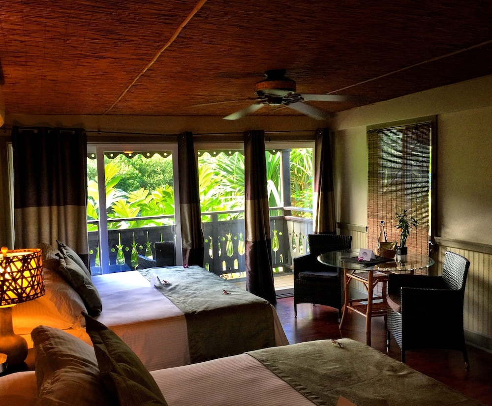 Studio Suite, 2 King Beds, Mountain View