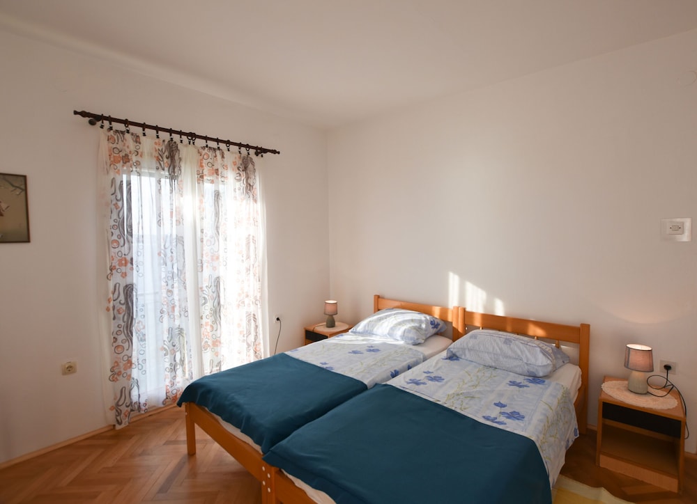 Apartment (A1)