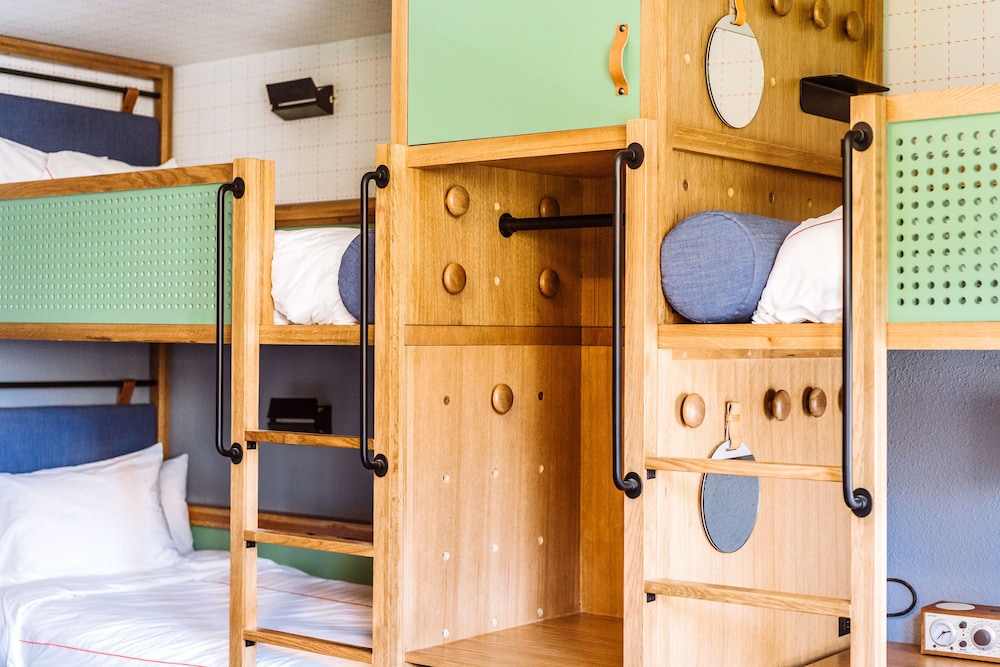 Deluxe Quadruple Room, Multiple Beds (Max Bunk Beds) photo 1