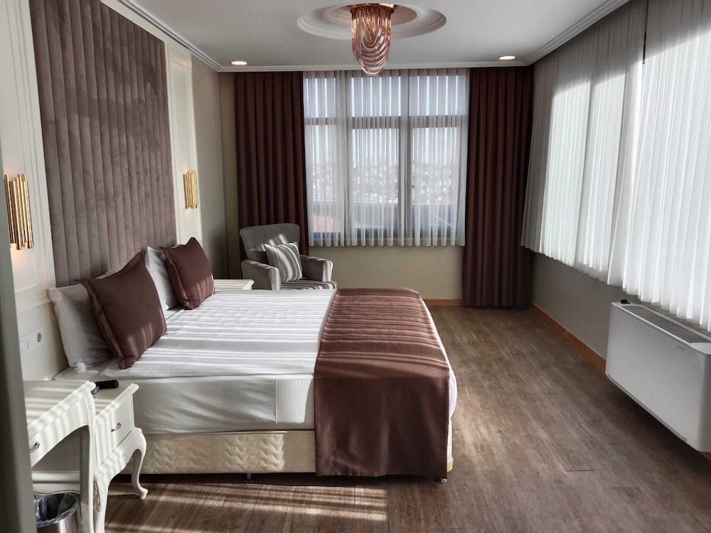 Deluxe Suite photo 2