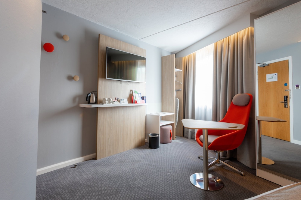 Standard Room, 1 Double Bed (with Free Hot Breakfast) - Photo 3
