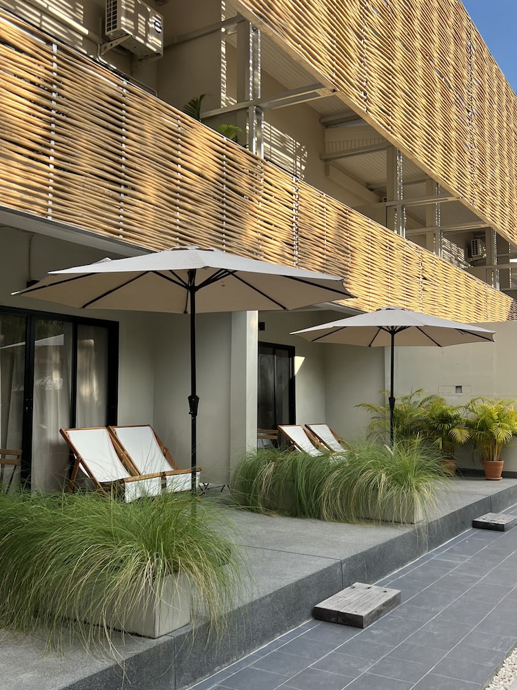 Executive Double Room, Bathtub, Garden Area photo 3