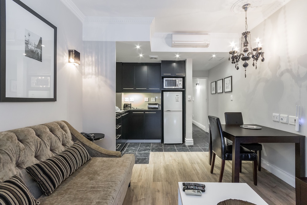 Luxury Apartment, 1 Bedroom - Photo 9