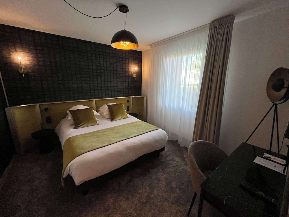 Suite, 1 King Bed, Non Smoking - Photo 1