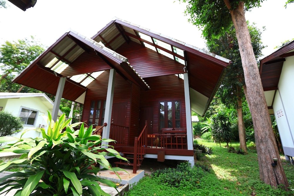 Standard Bungalow, 2 Twin Beds, Garden View