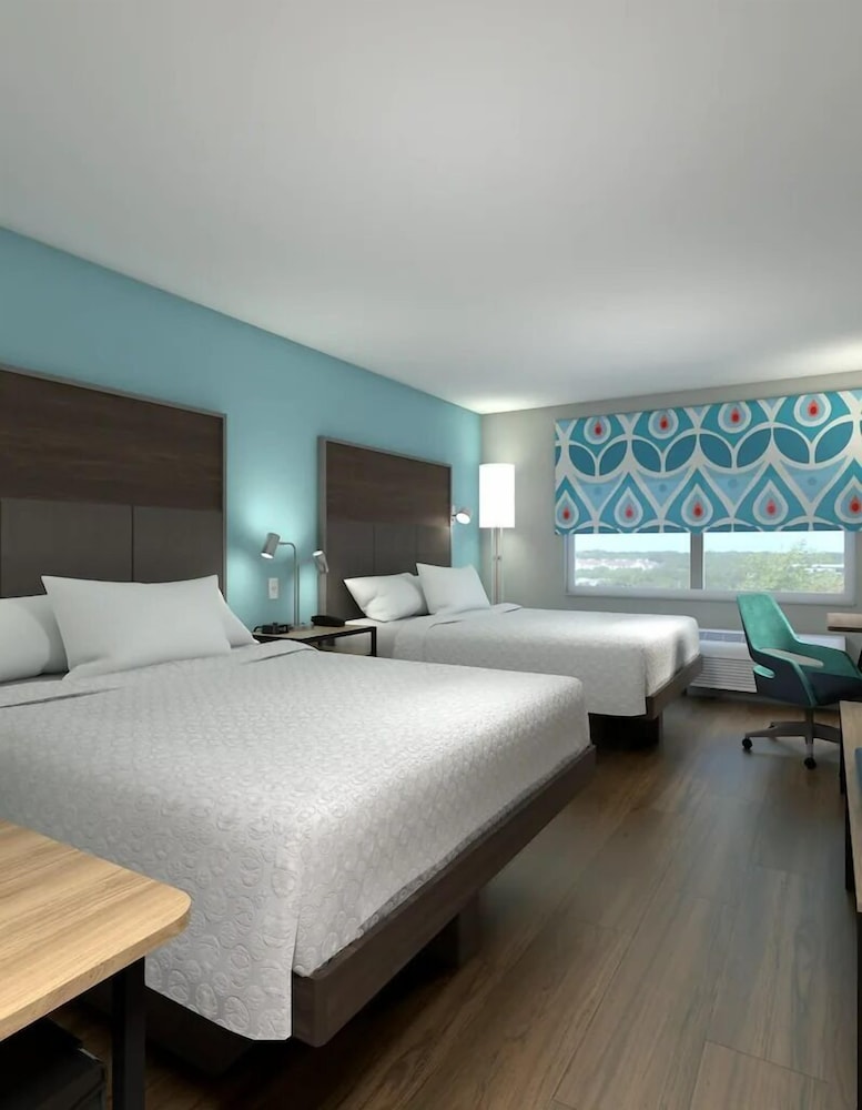 Room, 2 Queen Beds photo 2