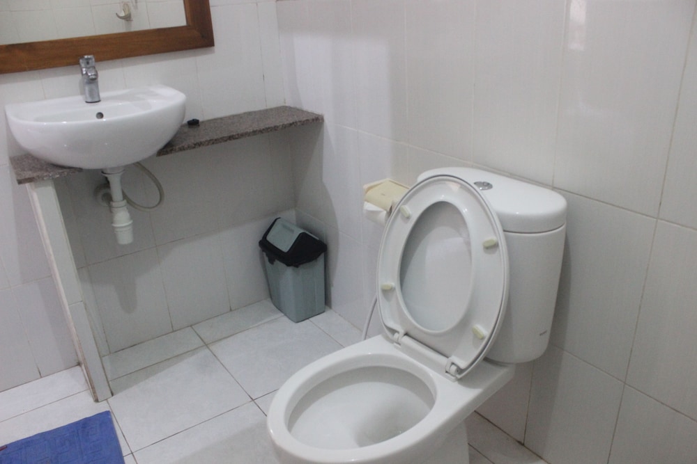 Double Room (AC with Hot Water) photo 2