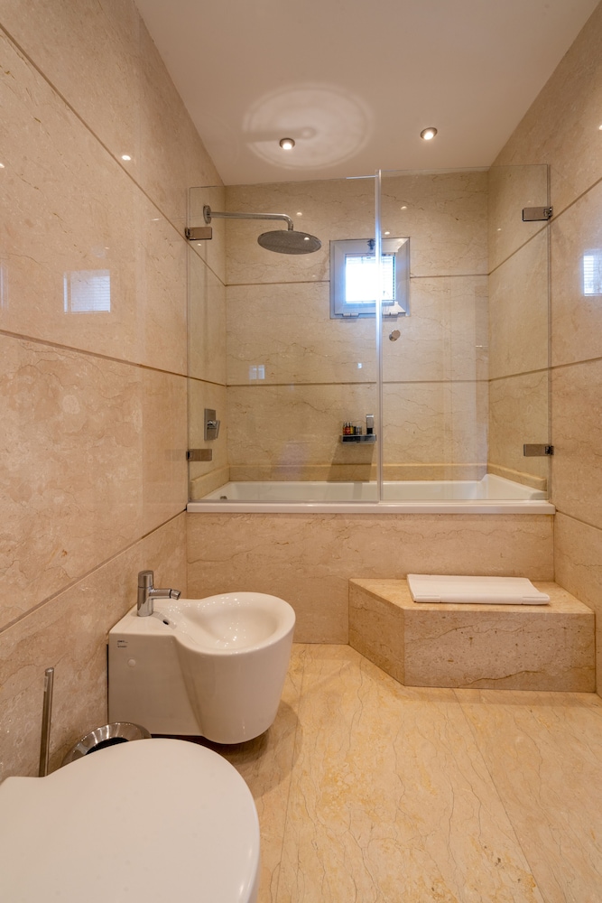 Duplex - Photo 10