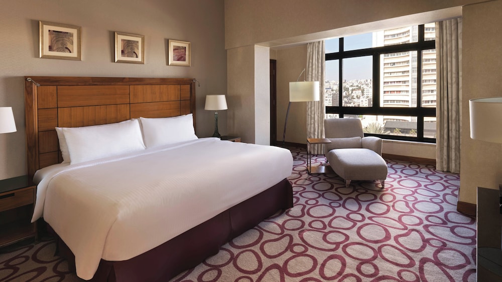Club Room, 1 King Bed (Club Intercontinental) - Photo 9