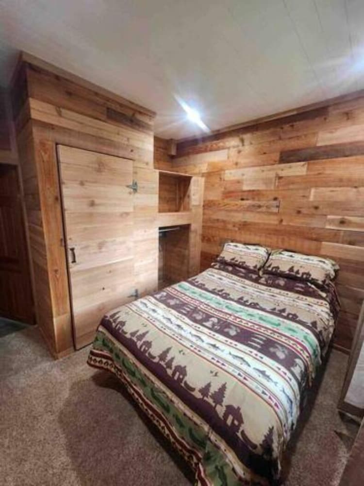 Signature Cabin photo 1