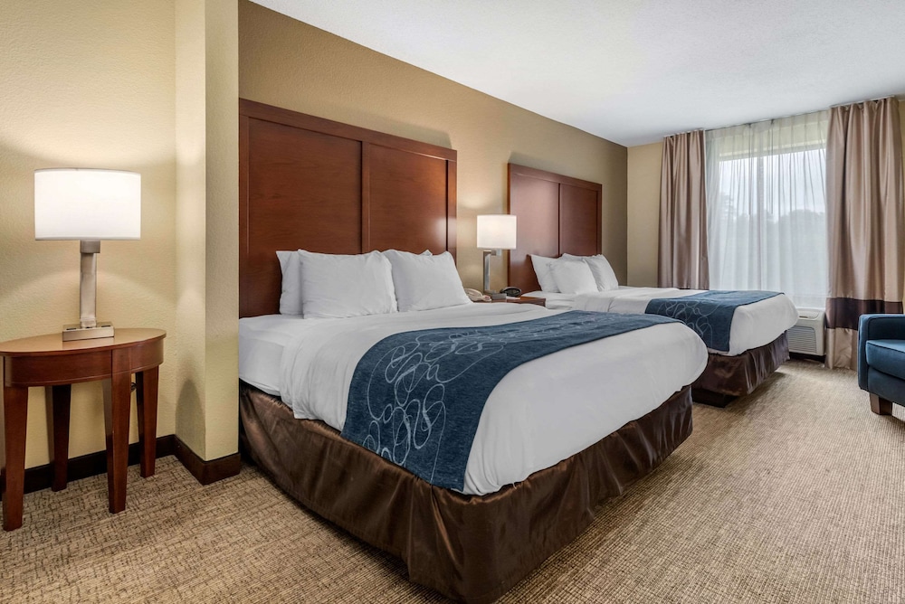 Suite, Multiple Beds, Non Smoking - Photo 1