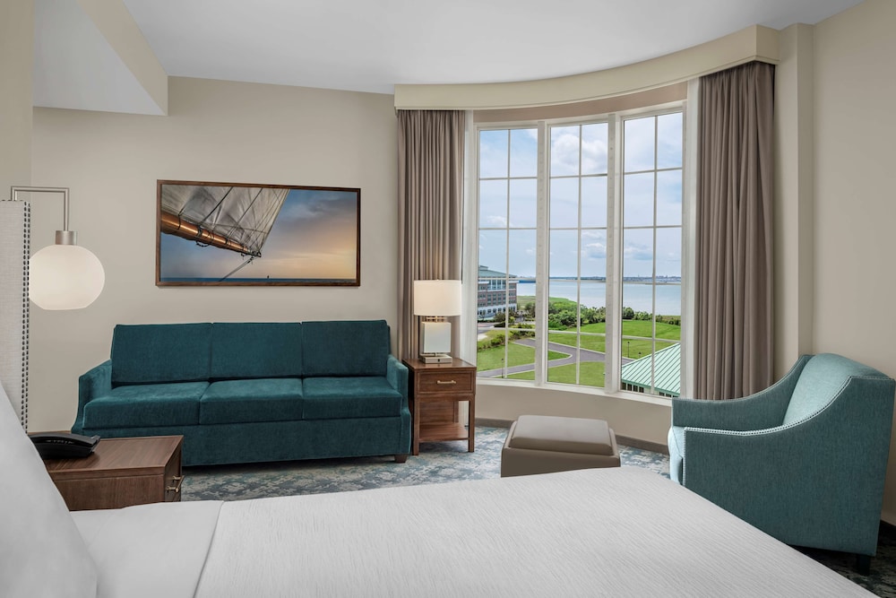 Studio Suite, 1 King Bed, Harbor View, Corner - Photo 1