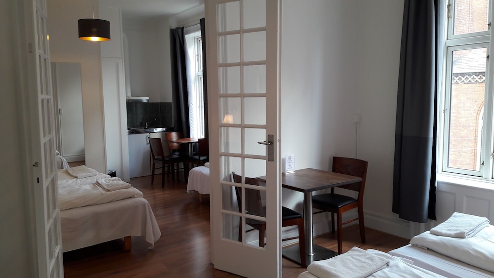 Family Room (Deluxe - 5 Adults)