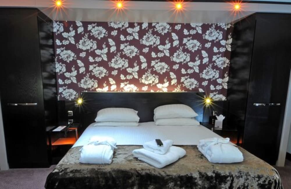 Luxury Suite