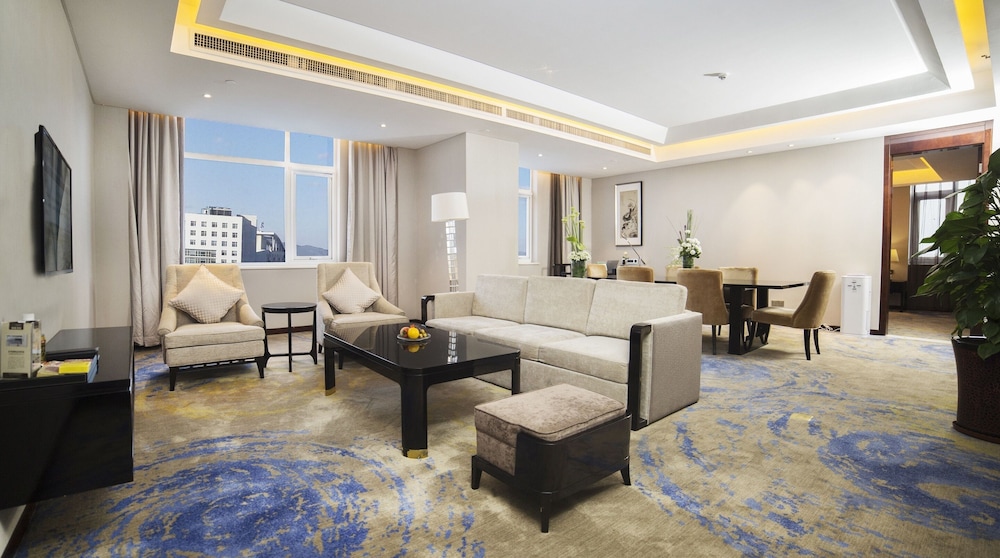 Executive Suite photo 2