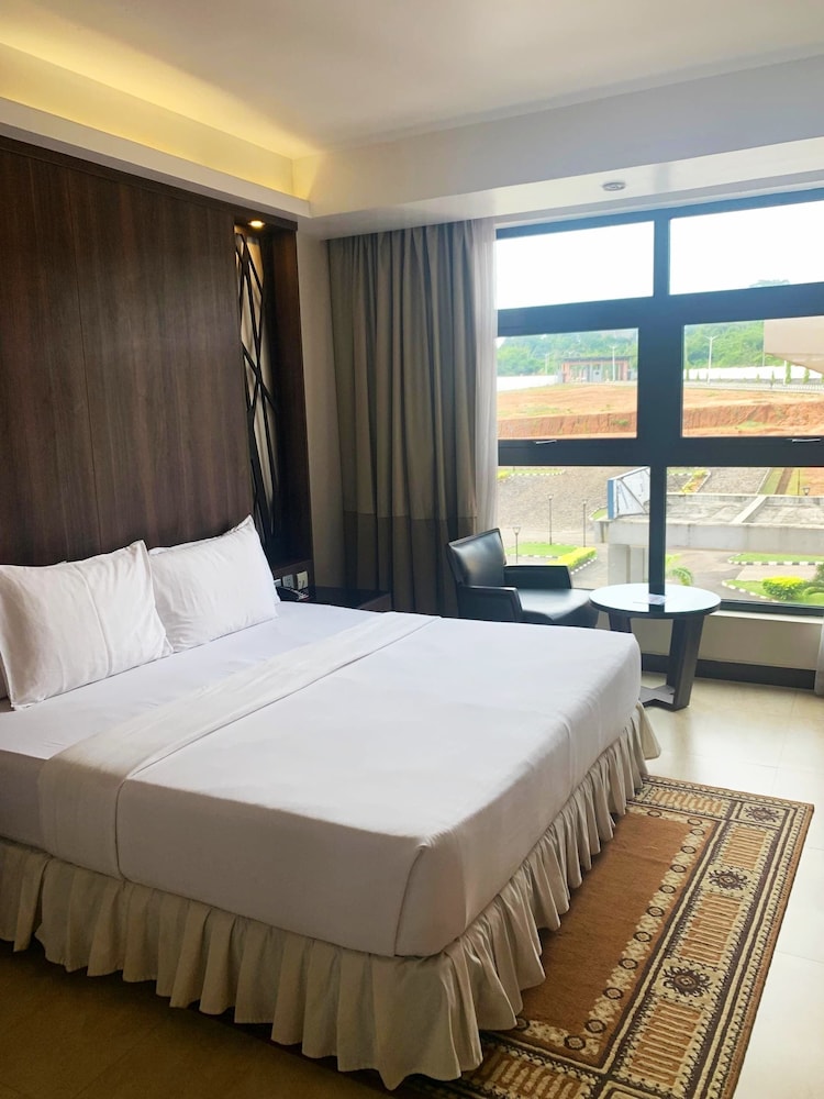 Deluxe Suite, Lake View photo 1