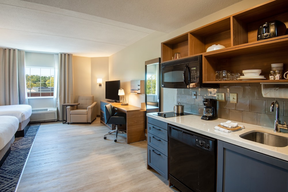Studio Suite, 2 Double Beds (Full Kitchen) - Photo 3