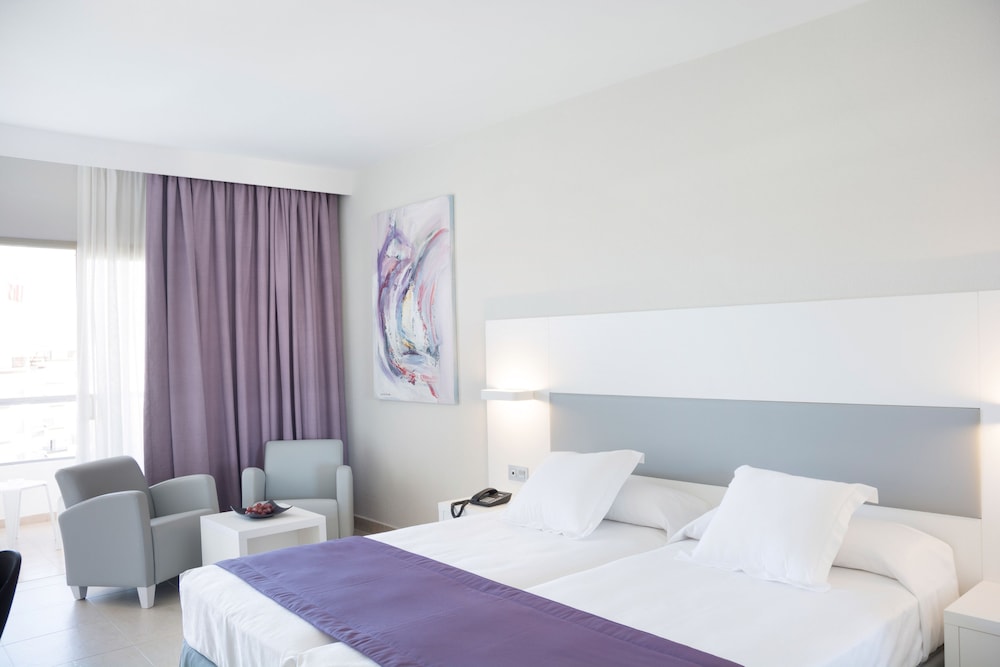 Standard Double Room Single Use, Balcony photo 2