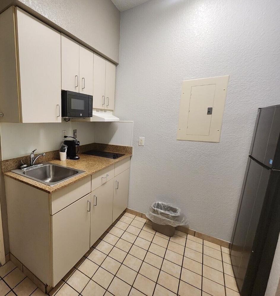 Standard Room, 2 Double Beds, Non Smoking, Kitchenette
