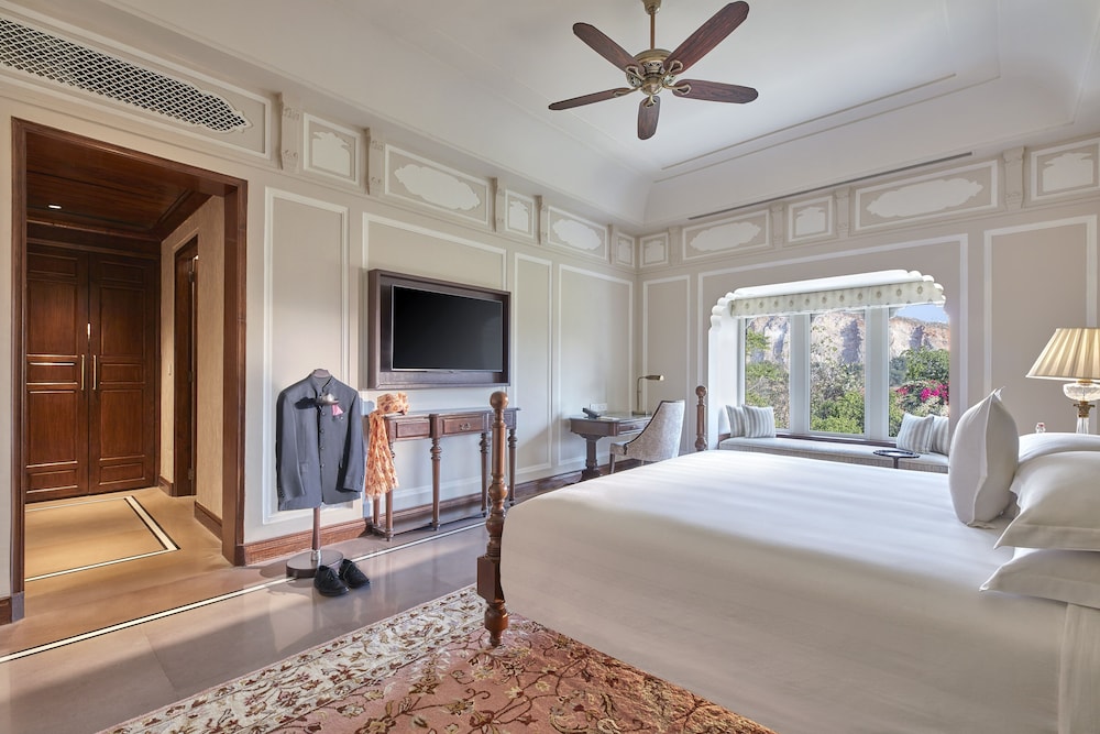 Suite, 1 King Bed (Aravali Suite King) - Photo 2