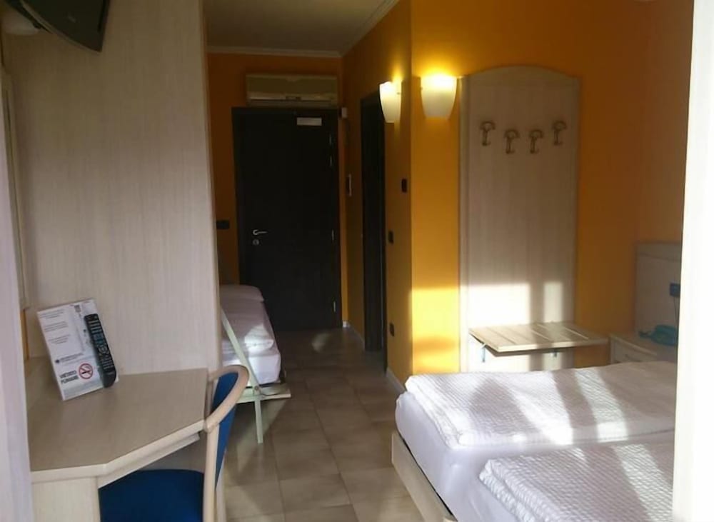 Triple Room - Photo 6