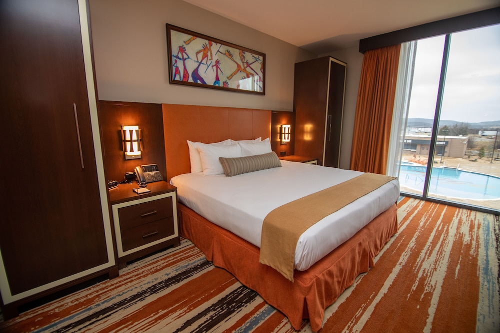 Standard Room, 1 King Bed - Photo 3