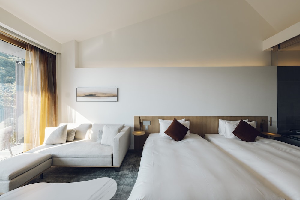 Twin Room, Balcony, Mountain View - Photo 6