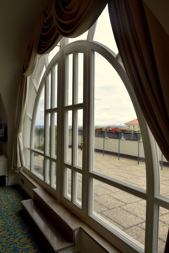 Savoy Suite with Terrace - Photo 11