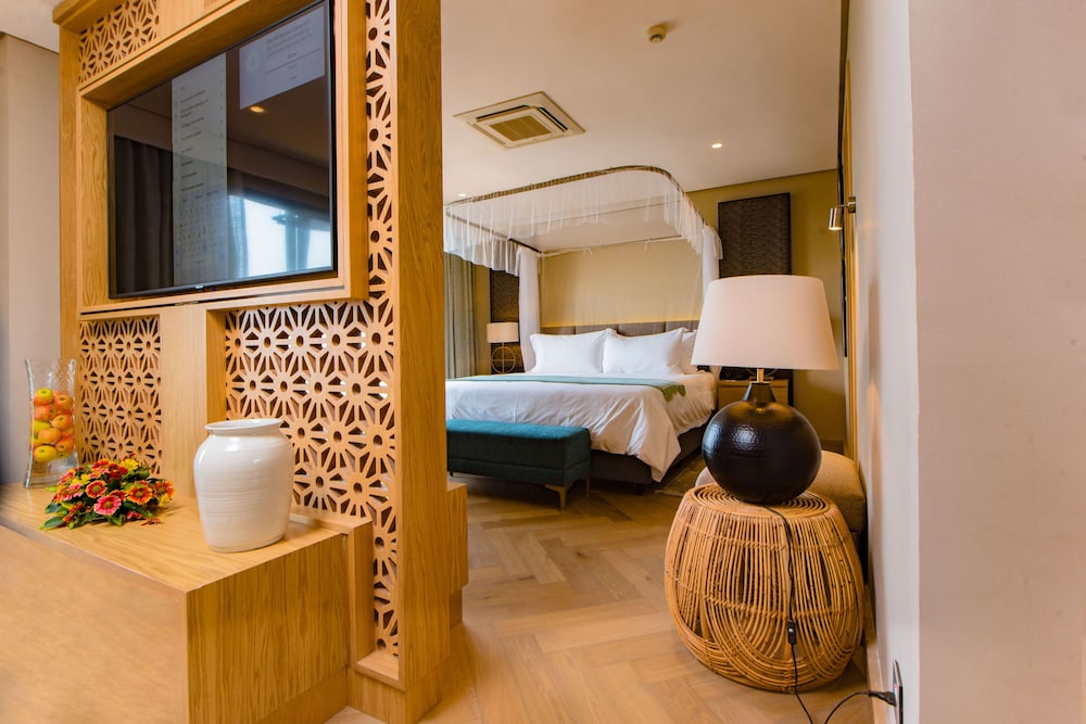 Suite - Photo 5
