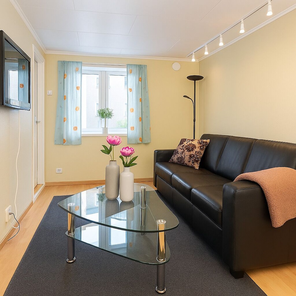 Basic Apartment photo 3