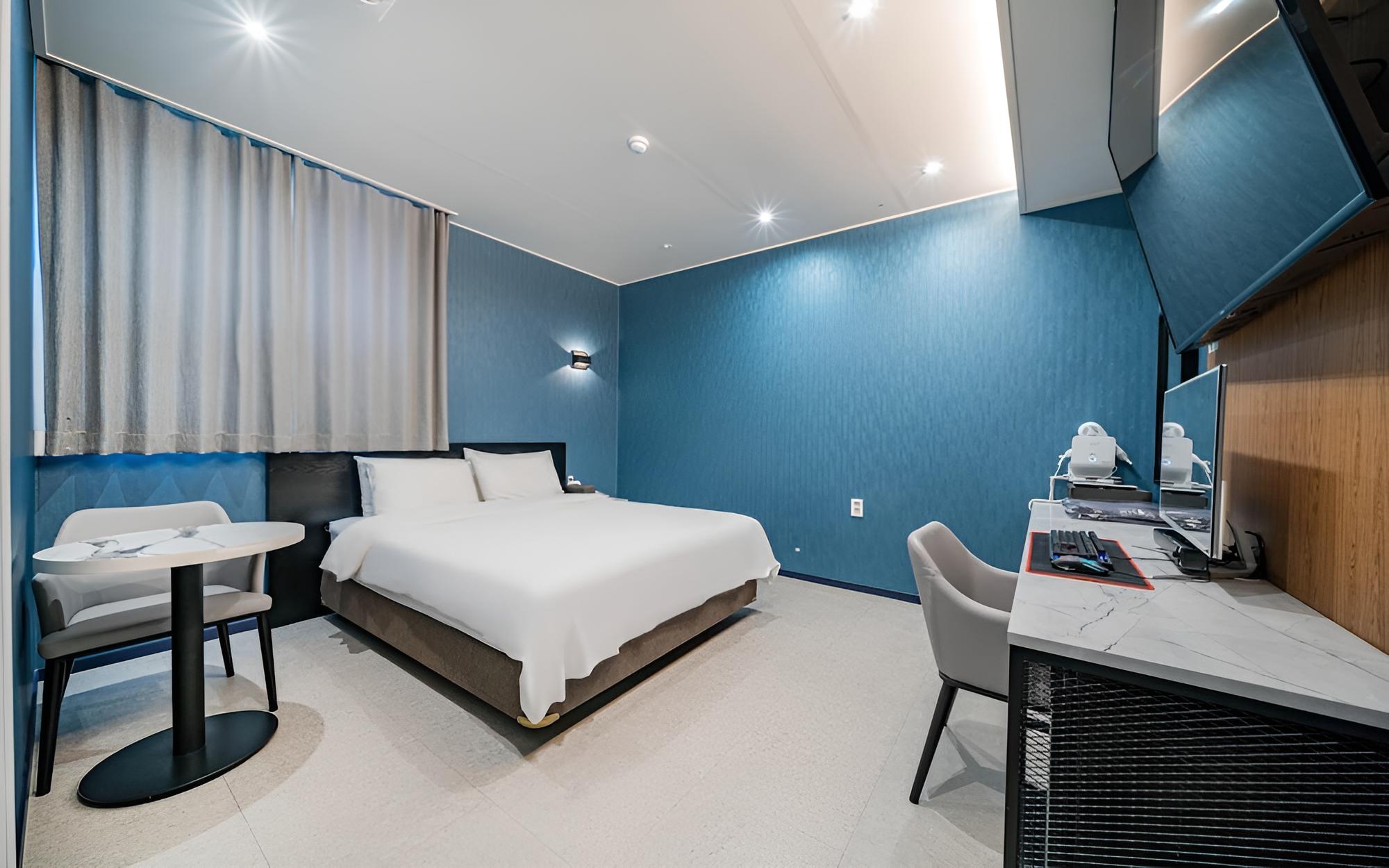 Room (Standard Room (1PC Netflix)) - Photo 12