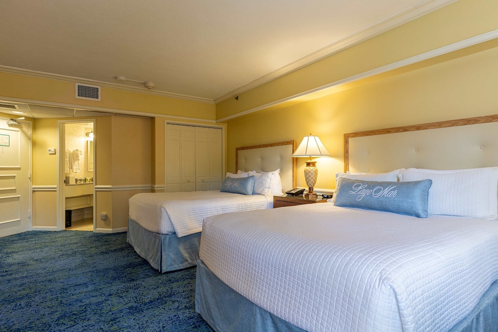 Standard Room, 2 Queen Beds, Balcony - Photo 5