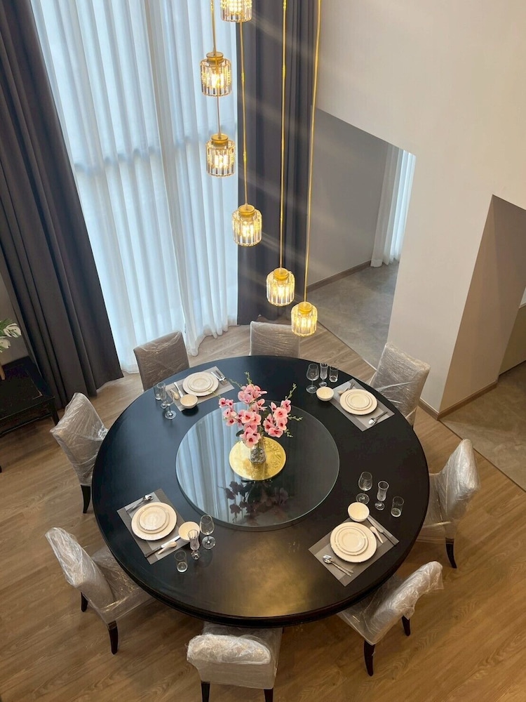 4 Duplex Exclusive Apartment (Unit 102) photo 1