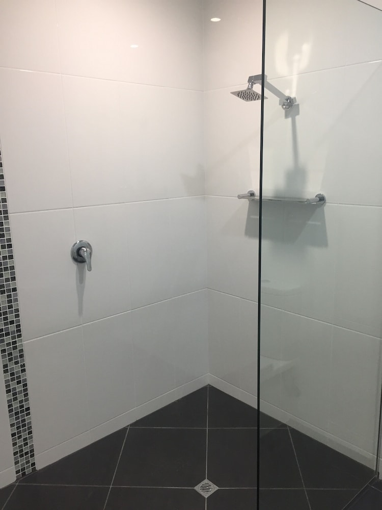 Superior Apartment, 1 King Bed, Non Smoking, Kitchenette - Photo 11