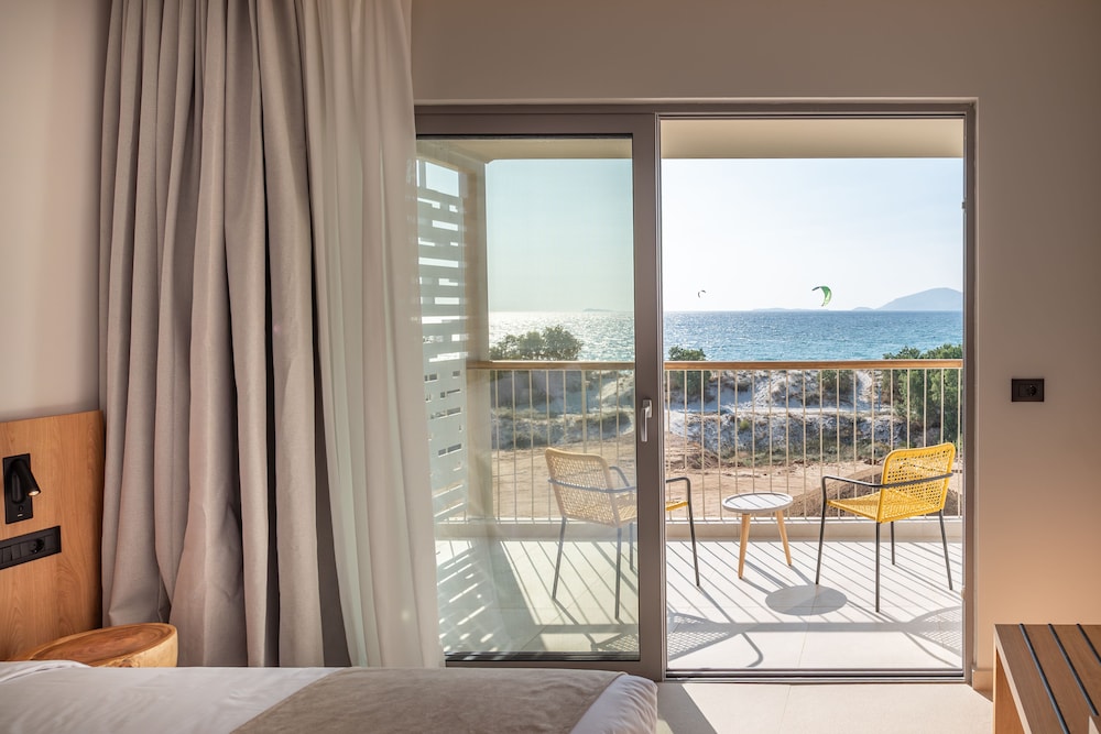 Junior Suite Sea Front photo 3