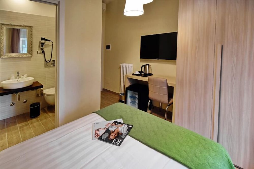 Single Room, City View photo 3