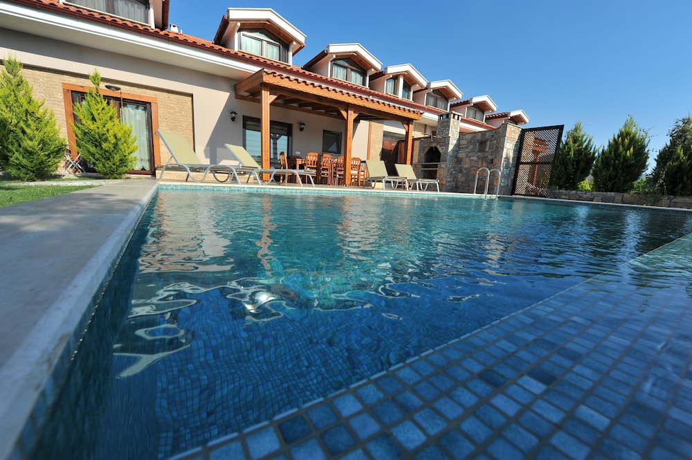 Villa photo 2